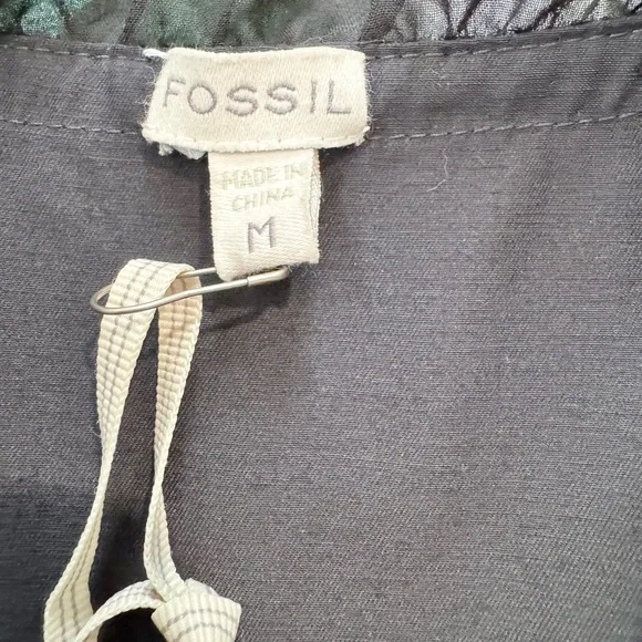 Chic Fossil Ruffled V-Neck Dress - Picture 11 of 11